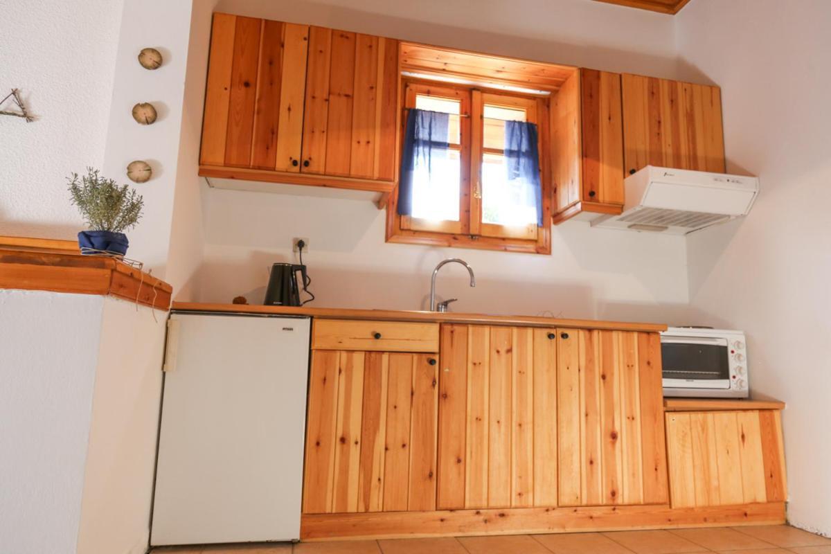 Orias Guesthouse & Farm Kalavryta Bagian luar foto
