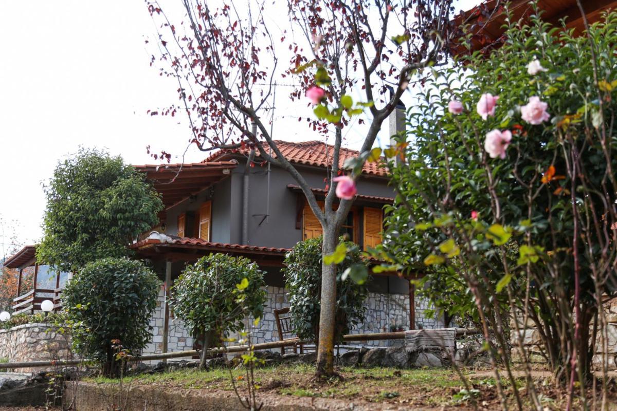 Orias Guesthouse & Farm Kalavryta Bagian luar foto