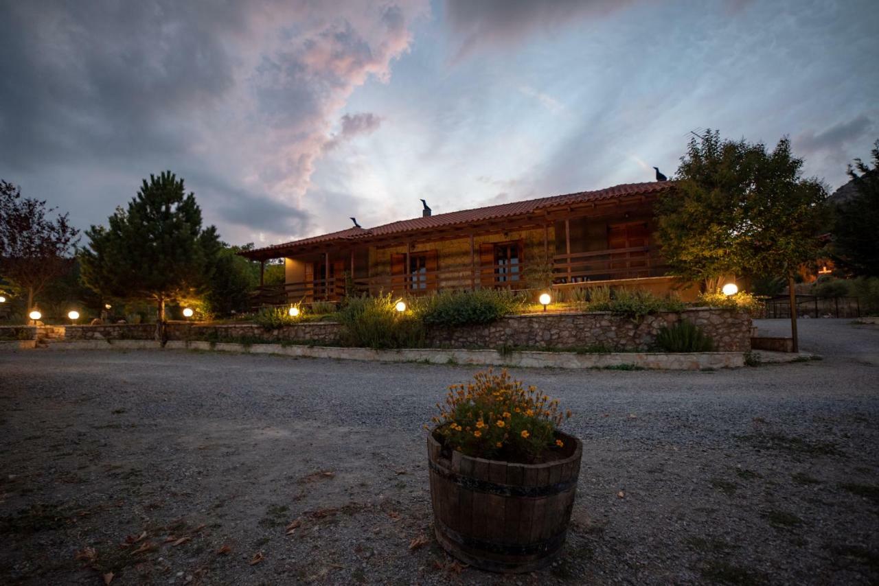 Orias Guesthouse & Farm Kalavryta Bagian luar foto