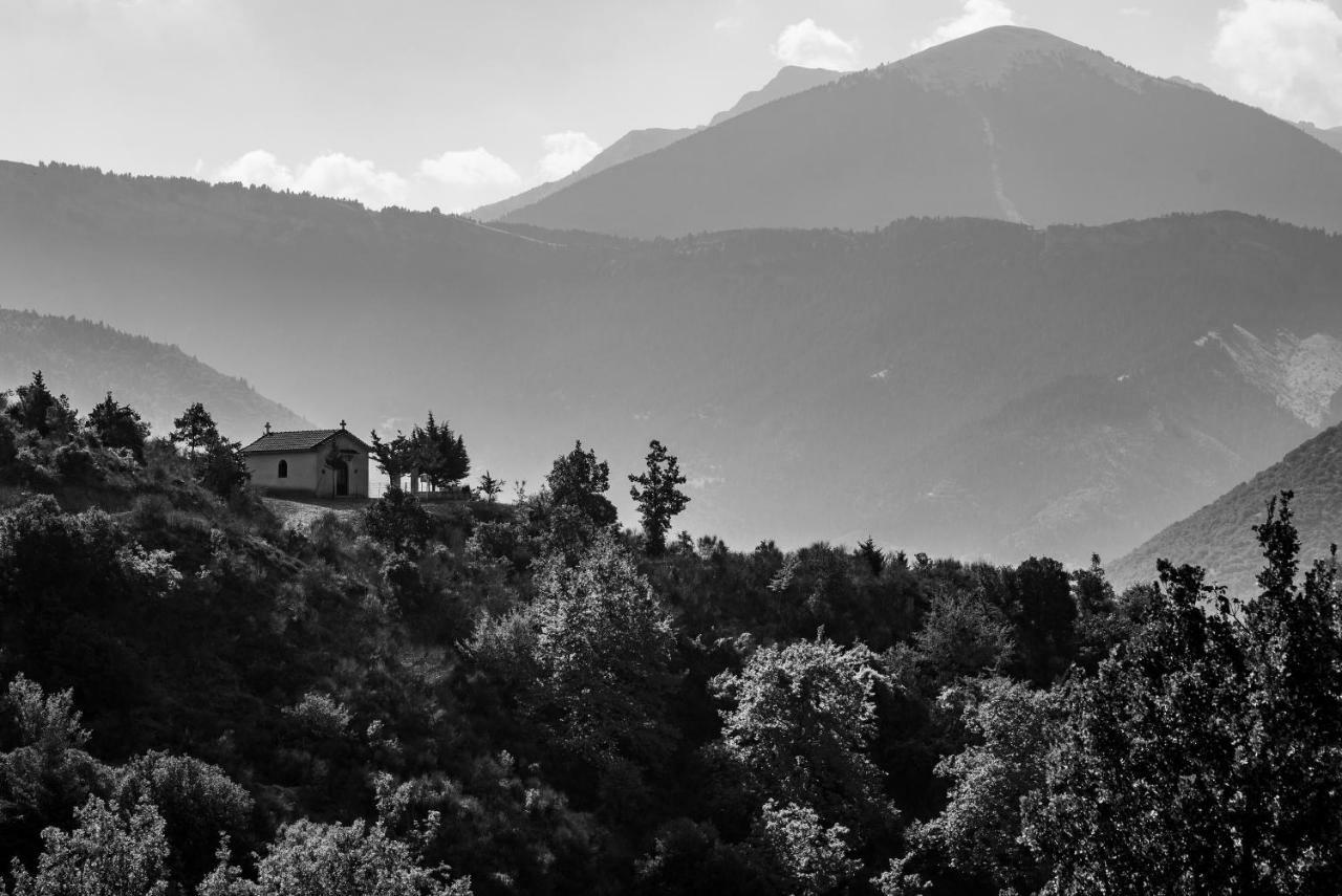 Orias Guesthouse & Farm Kalavryta Bagian luar foto